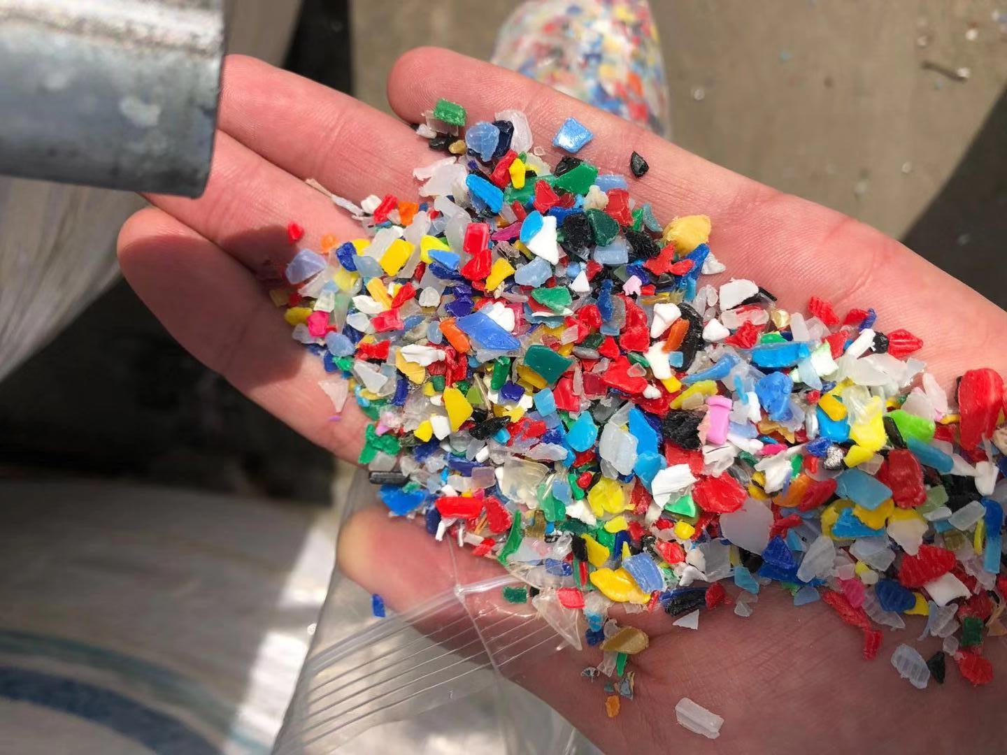 HDPE cap shredded